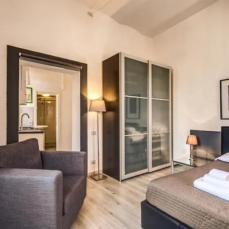 Lovely With Balcony In Campo De' Fiori Roma