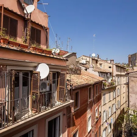 Lovely With Balcony In Campo De' Fiori Rome