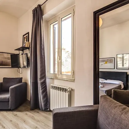 Lovely With Balcony In Campo De' Fiori Apartment Rome