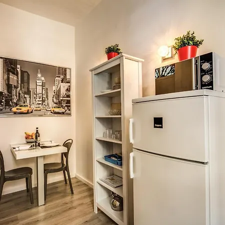 Lovely With Balcony In Campo De' Fiori Rome